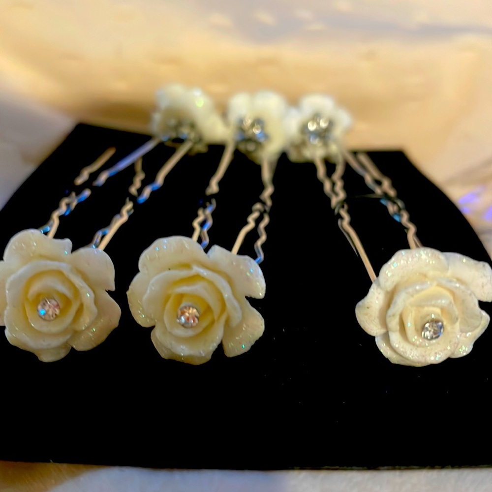 6 Rose w/Crystals Hair Pins